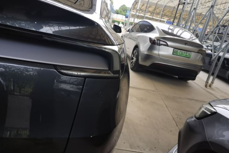 Tesla Model Y 2025 #8 Tesla Model Y 2025 imagem de carro #8