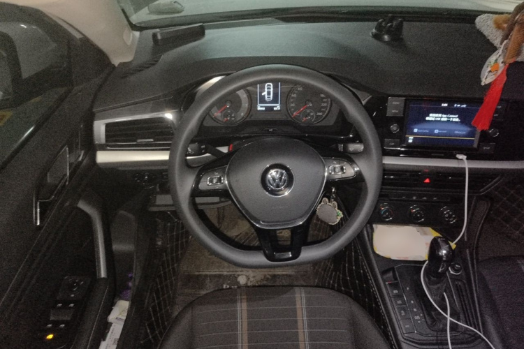 Volkswagen Lavida 2019 car image #11
