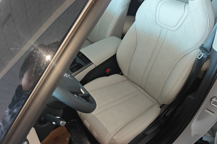 BYD YuanUP 2026 #15 BYD YuanUP 2026 image de voiture #15