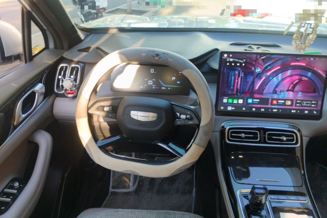 GEELY Boyue L 2025 car image #22