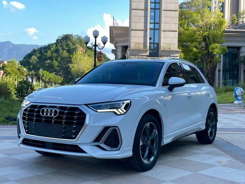 Audi Q3 2022 car image 
