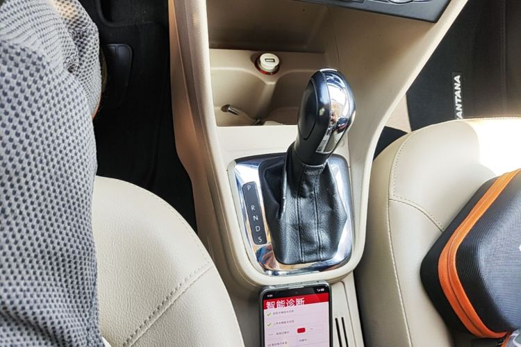 Volkswagen Santana 2015 car image #15