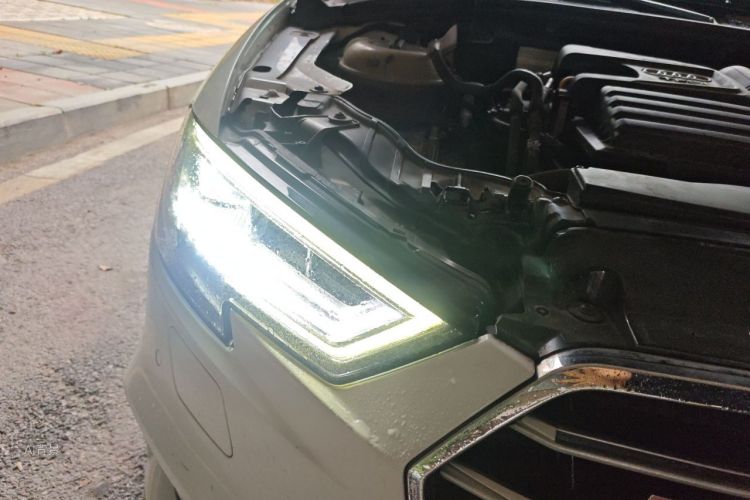 Audi A3 2018 car image #8