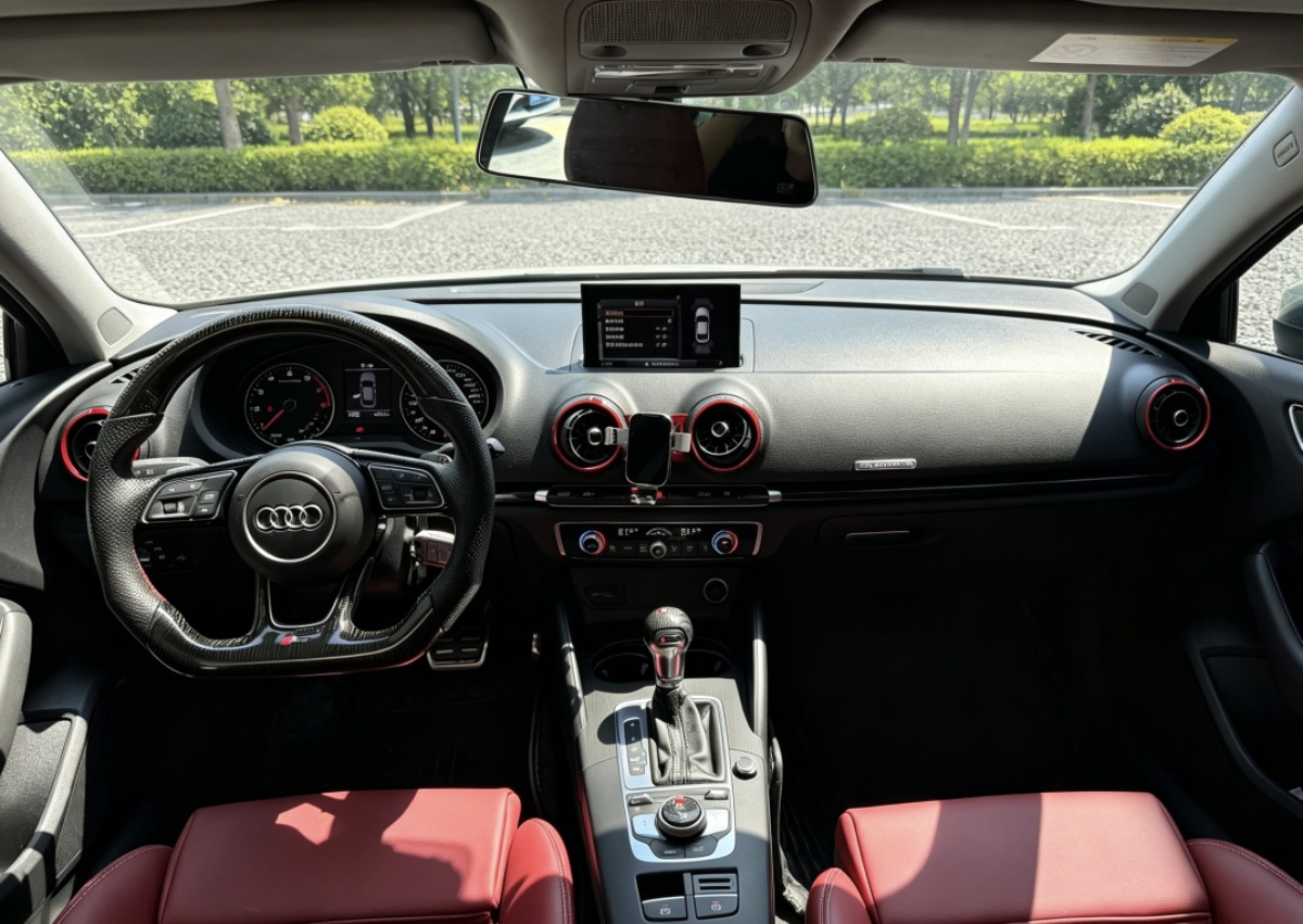 Audi A3 2019 car image #10