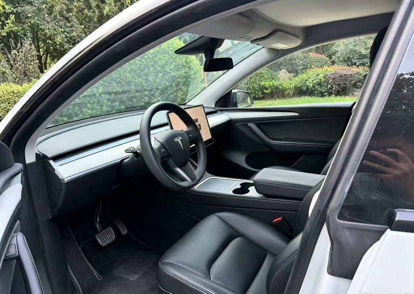 Tesla Model Y 2023 #8 Tesla Model Y 2023 car image #8