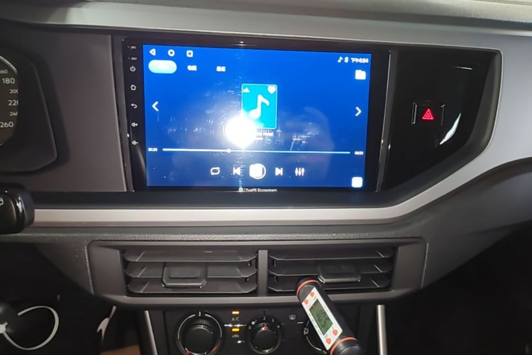 Volkswagen Polo 2021 صورة سيارة #17