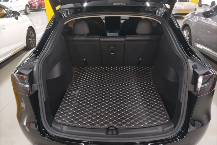 Tesla Model Y 2023 #19 Tesla Model Y 2023 car image #19