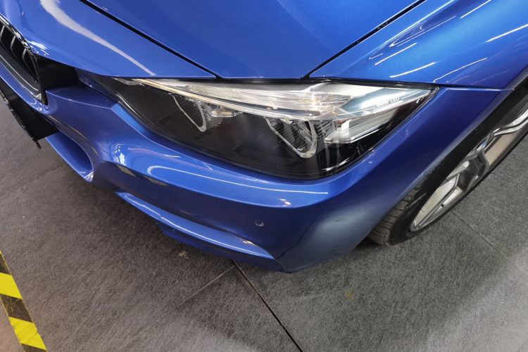 BMW 3 Series 2018 car image #29