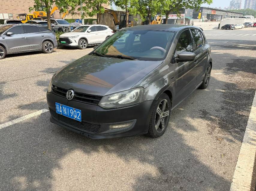 Volkswagen Polo 2011 Volkswagen Polo 2011 car image