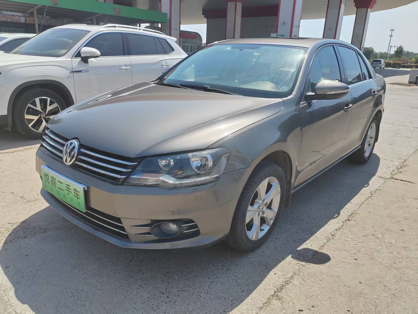 Volkswagen Bora 2014 car image 