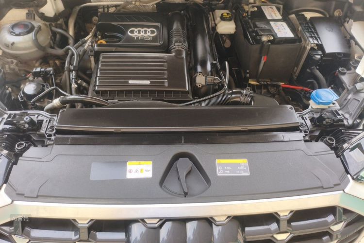 Audi Q3 2022 car image #22