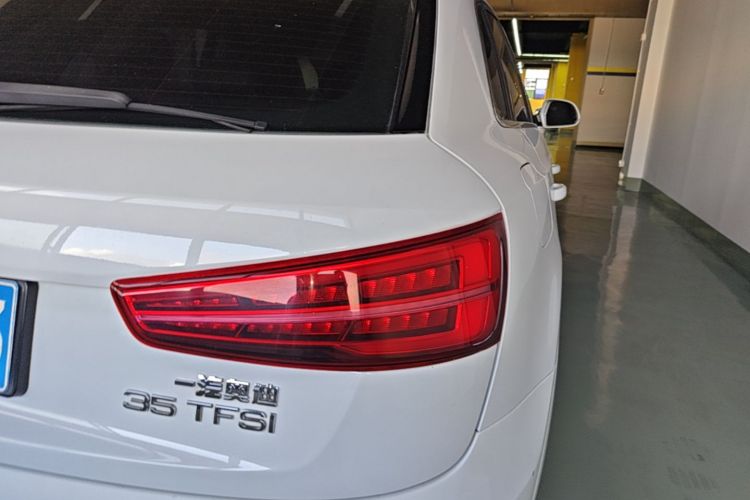 Audi Q3 2017 #8 Audi Q3 2017 car image #8