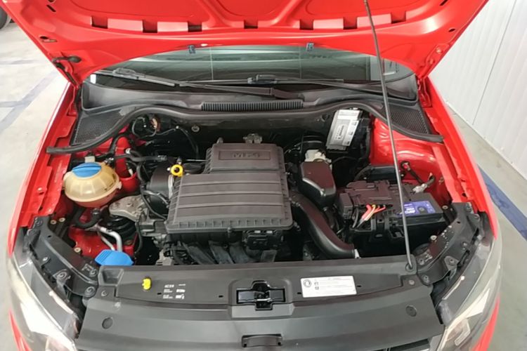 Volkswagen Polo 2015 car image #22