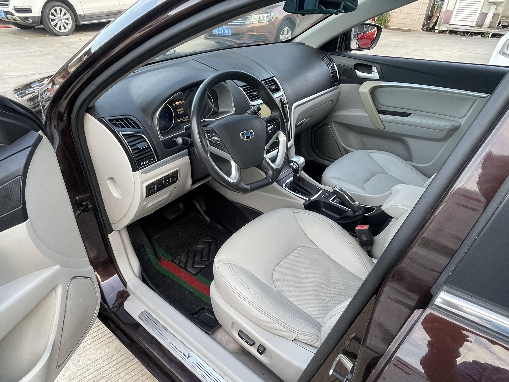 GEELY Emgrand 2016 car image #3