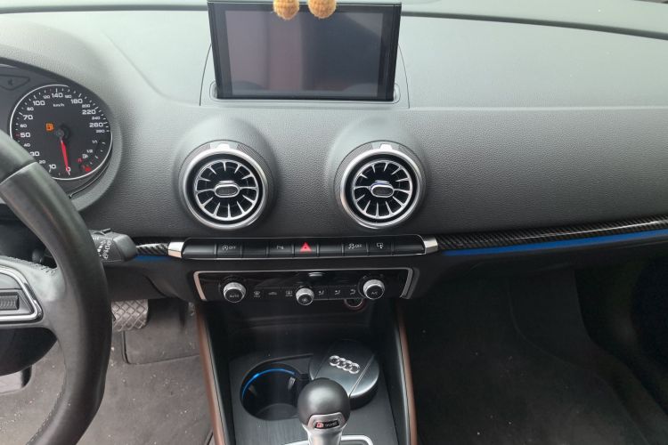 Audi A3 2016 car image #13