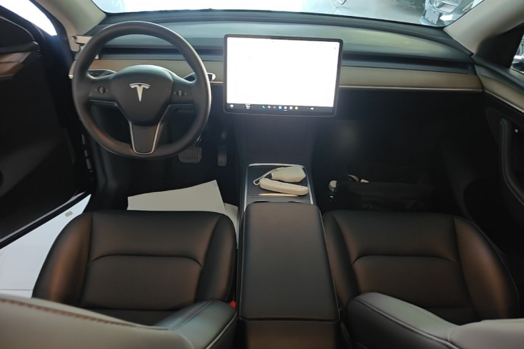 Tesla Model Y 2021 #10 Tesla Model Y 2021 car image #10
