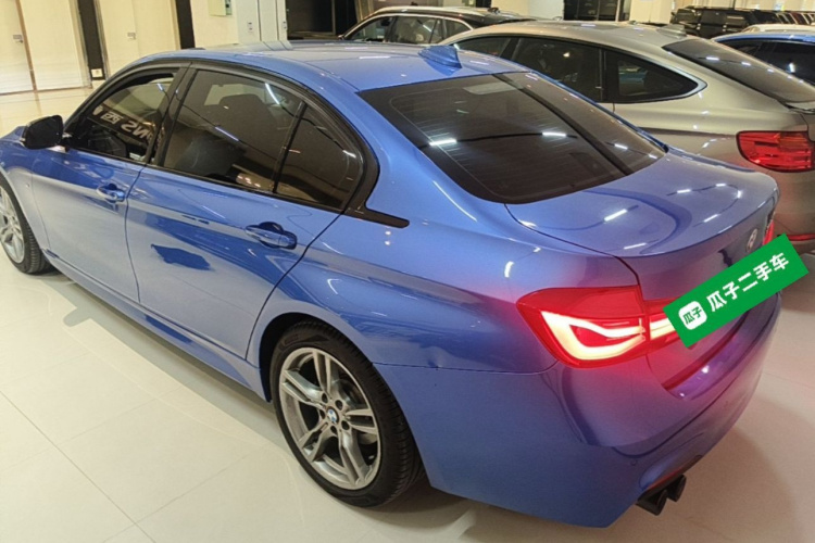 BMW 3 Series 2019 car image #5