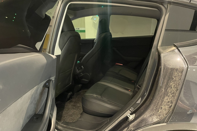 Tesla Model Y 2024 #17 Tesla Model Y 2024 car image #17