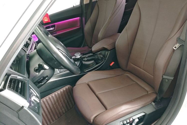 BMW 3 Series 2018 #15 BMW 3 Series 2018 car image #15