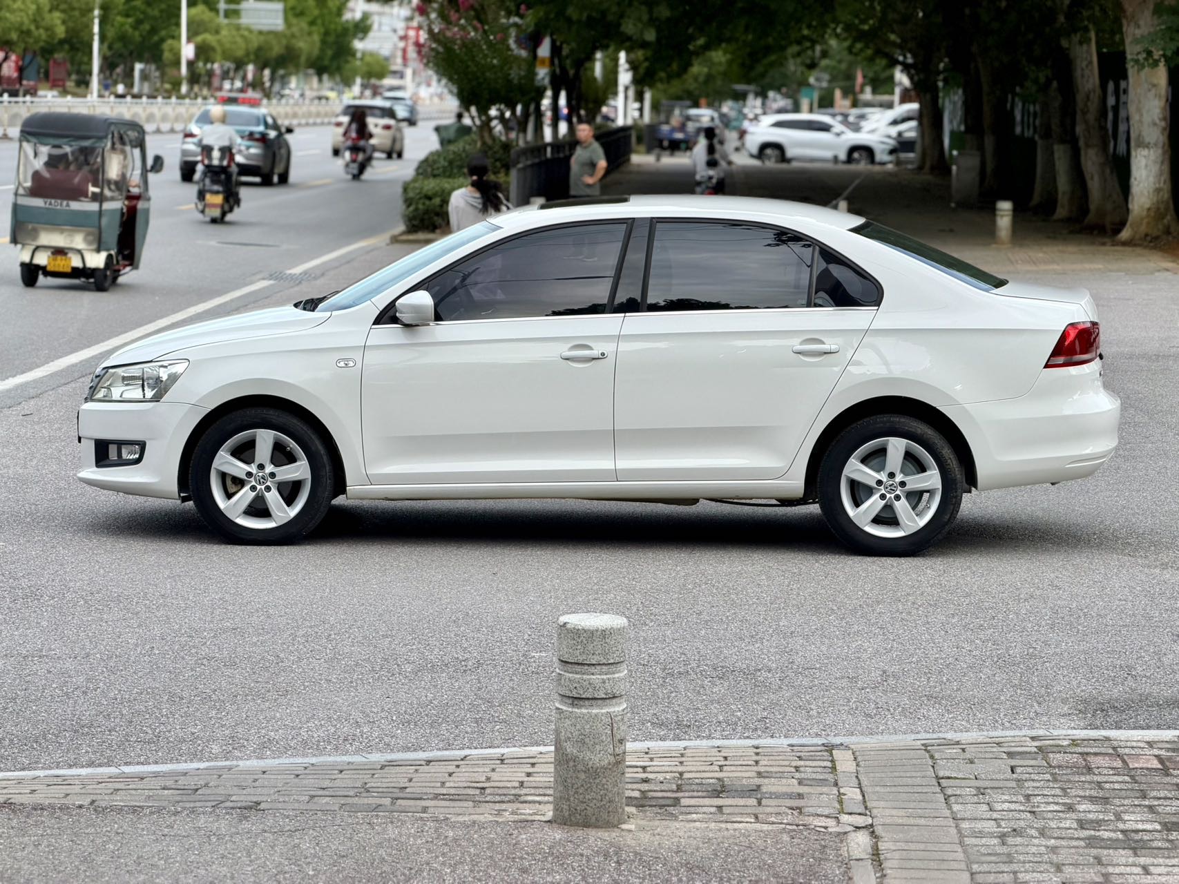 Volkswagen Santana 2014 car image #10