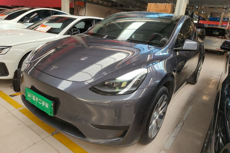 Tesla Model Y 2022 #2 Tesla Model Y 2022 car image #2