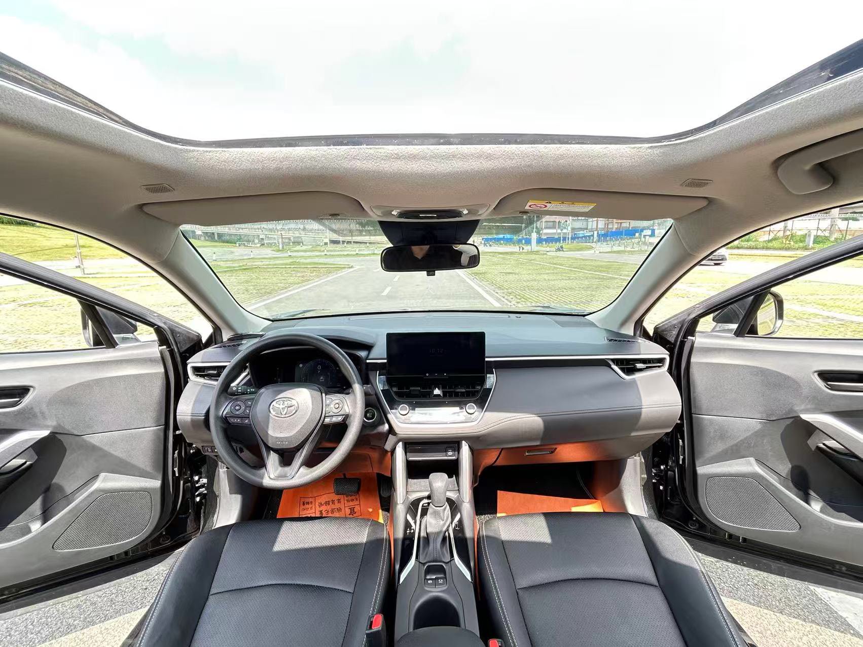 2023 car image #9