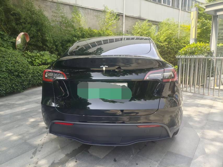 Tesla Model Y 2022 #5 Tesla Model Y 2022 car image #5