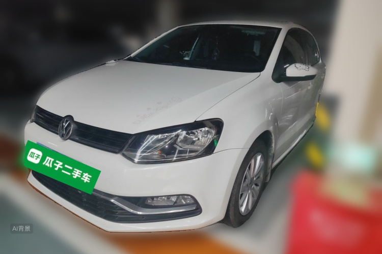 Volkswagen Polo 2015 car image #2