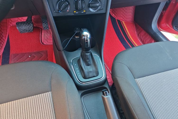 Volkswagen Polo 2019 car image #14