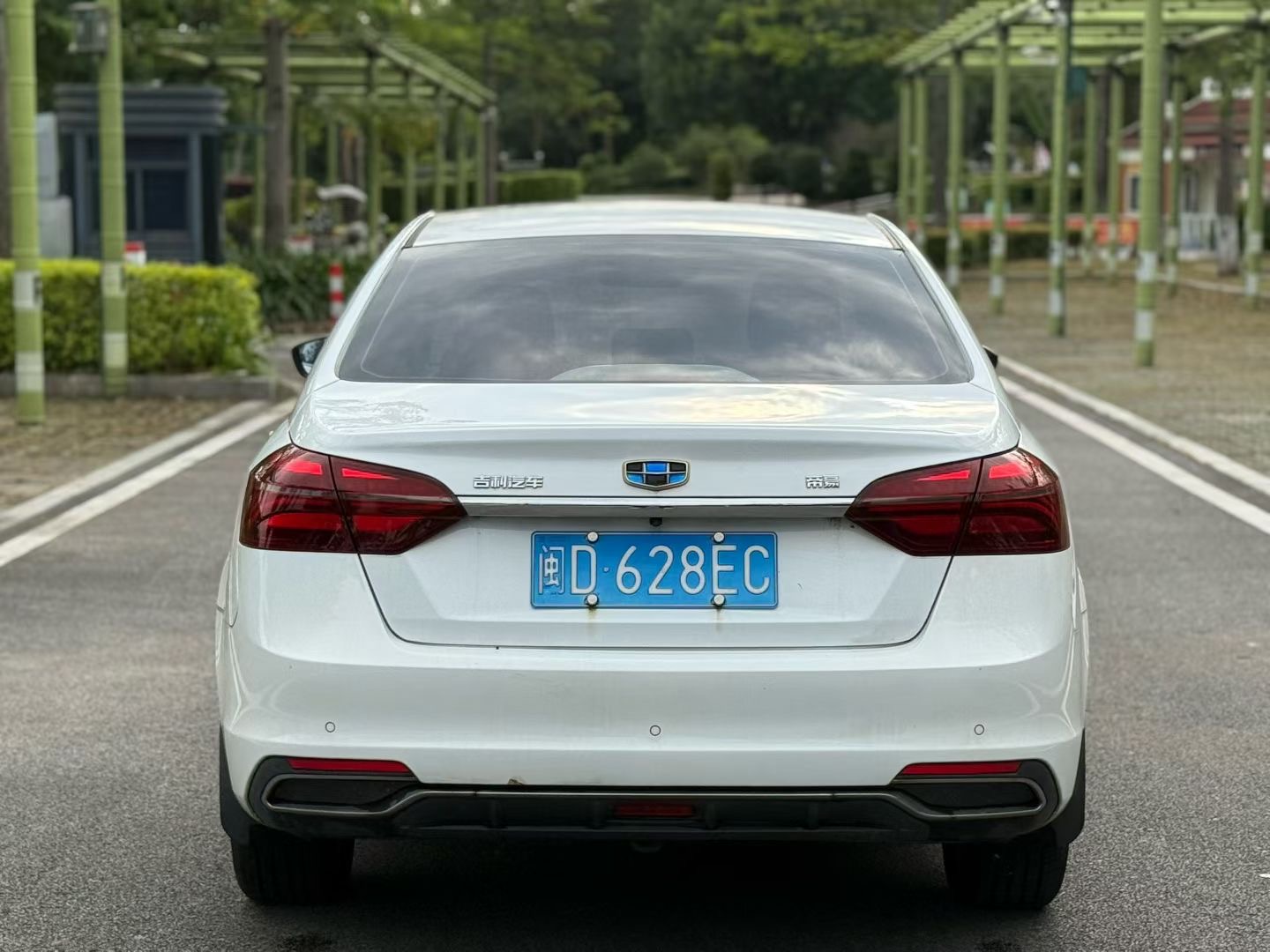 GEELY Emgrand 2018 #4 GEELY Emgrand 2018 car image #4