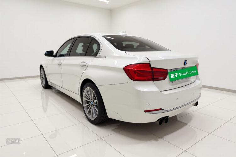 BMW 3 Series 2019 car image #5