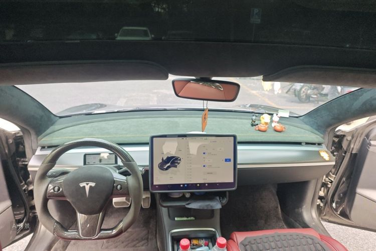 Tesla Model 3 2023 car image #20