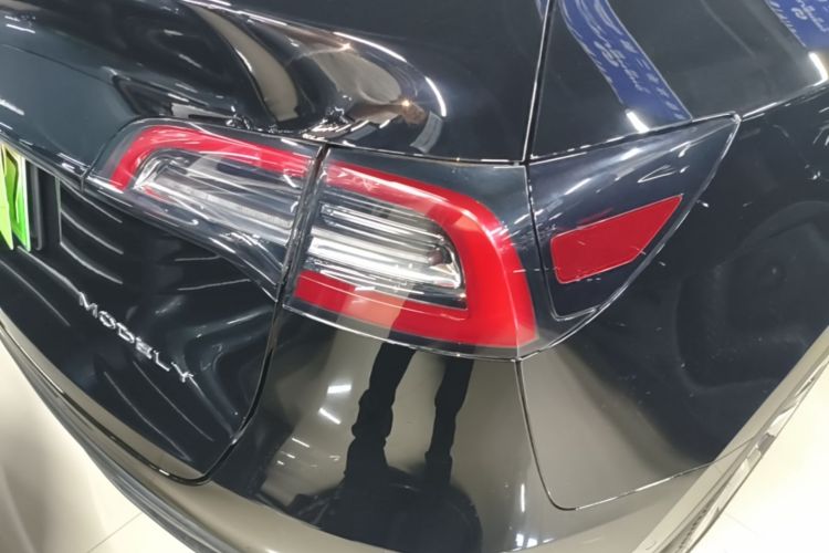 Tesla Model Y 2021 #8 Tesla Model Y 2021 car image #8