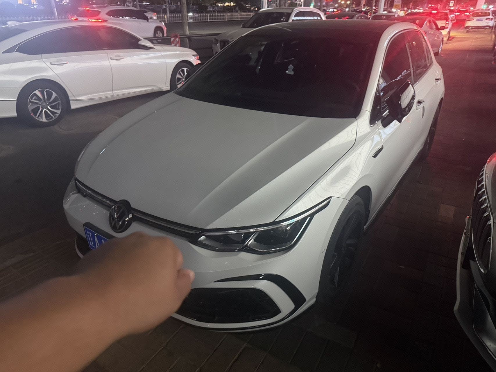 Volkswagen Golf 2024 car image 
