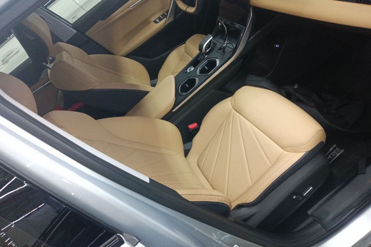 GEELY Boyue L 2024 car image #29