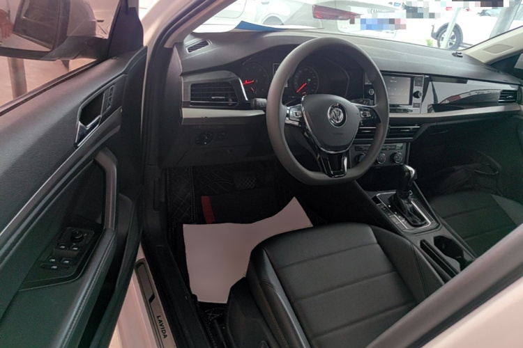 Volkswagen Lavida 2019 car image #16