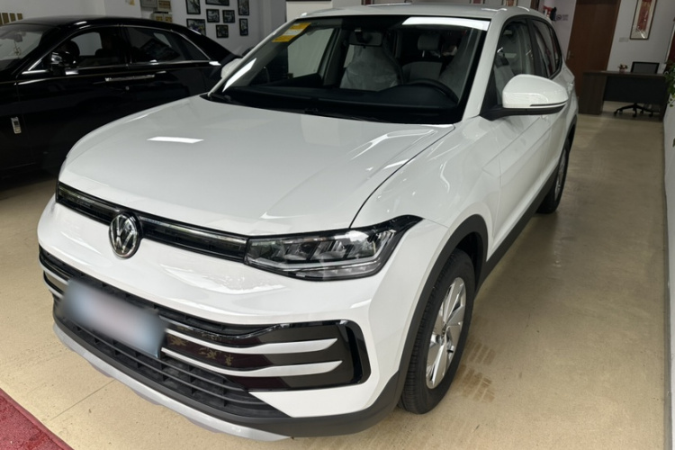 Volkswagen Tharu 2026 car image #2