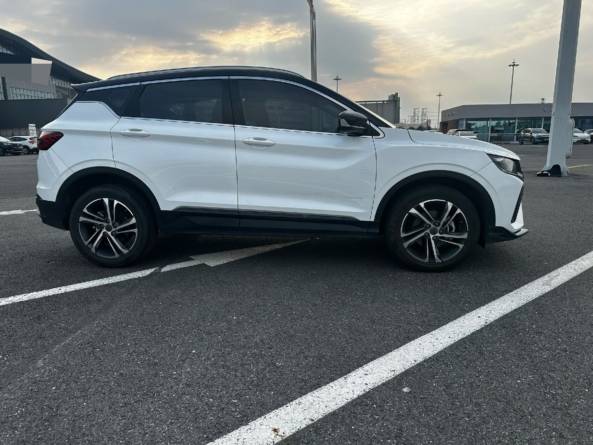 GEELY Coolray 2022 immagine di auto #4