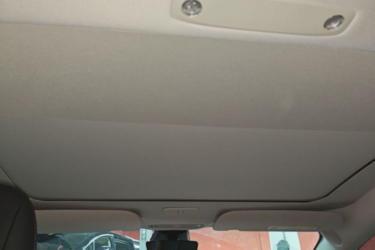 Tesla Model 3 2023 car image #18