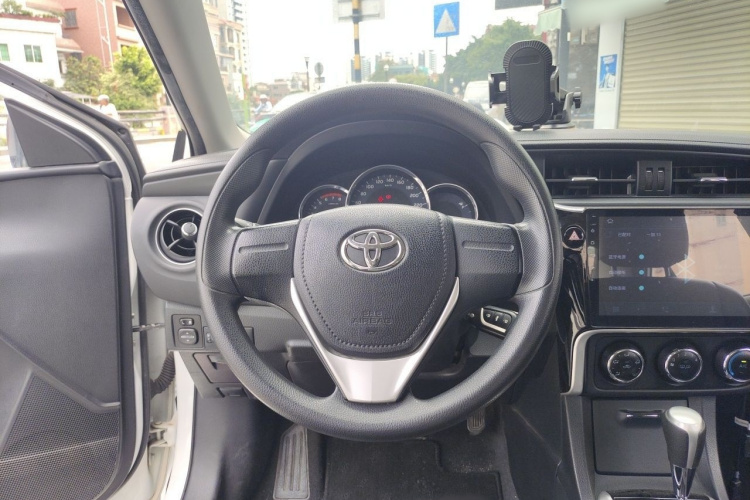 Toyota Corolla 2017 #15 Toyota Corolla 2017 car image #15