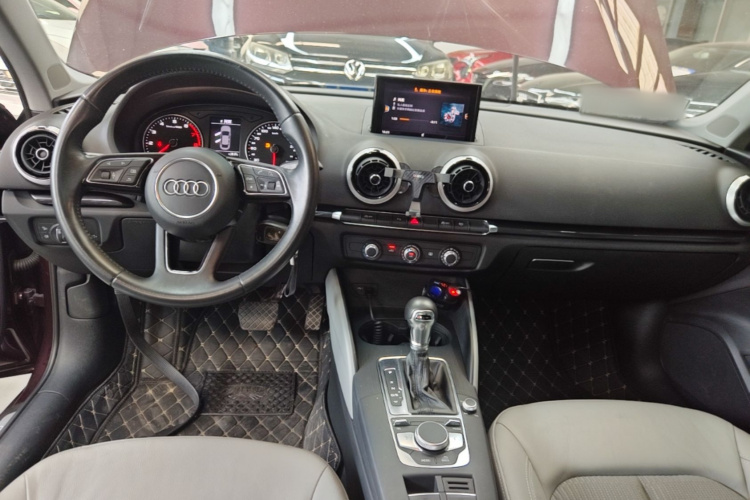Audi A3 2019 immagine di auto #11
