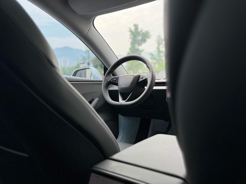Tesla Model 3 2025 car image #8