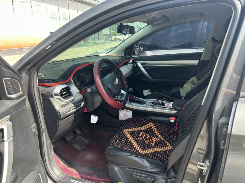 GEELY Coolray 2025 car image #2