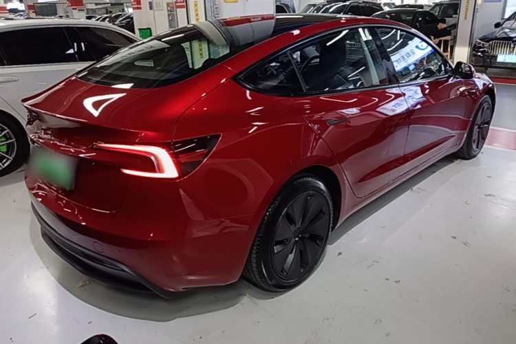 Tesla Model 3 2024 car image #5