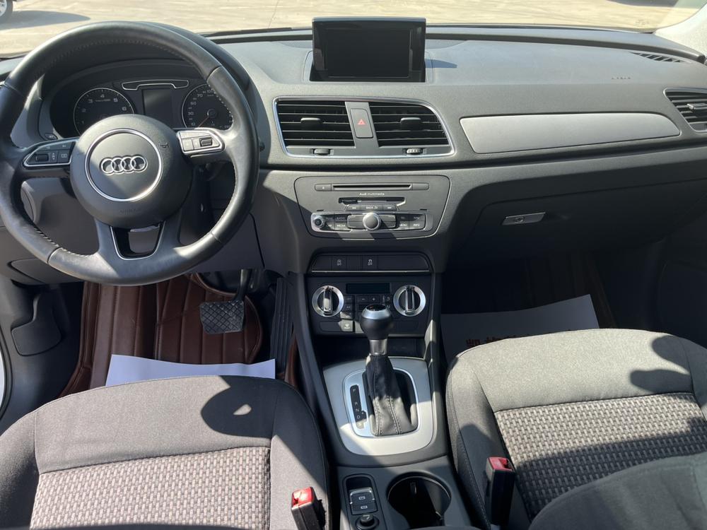 Audi Q3 2015 car image #11