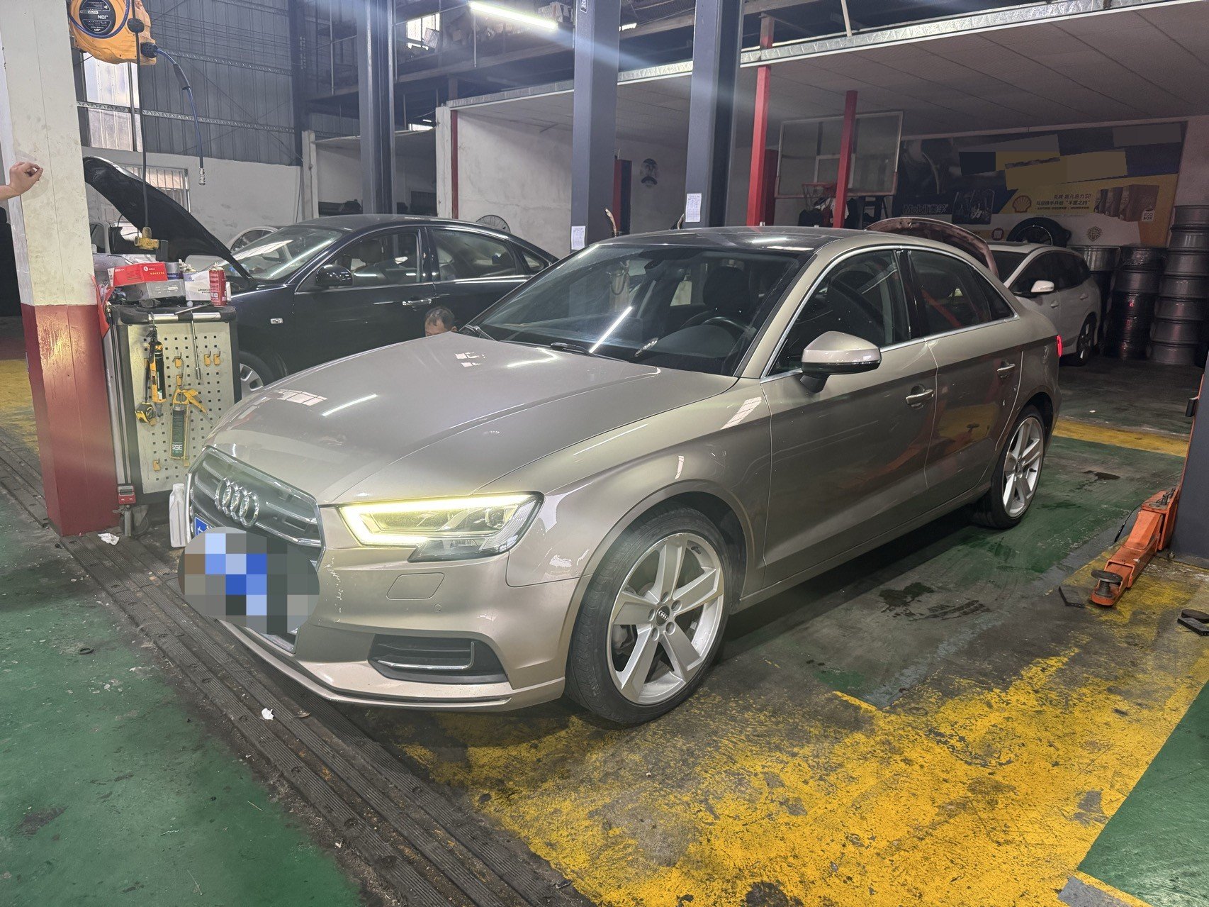 Audi A3 2019 car image 