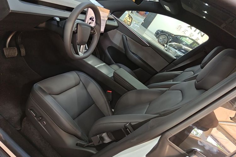 Tesla Model Y 2026 #15 Tesla Model Y 2026 immagine di auto #15