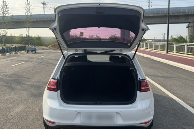 Volkswagen Golf 2017 imagen de coche #30