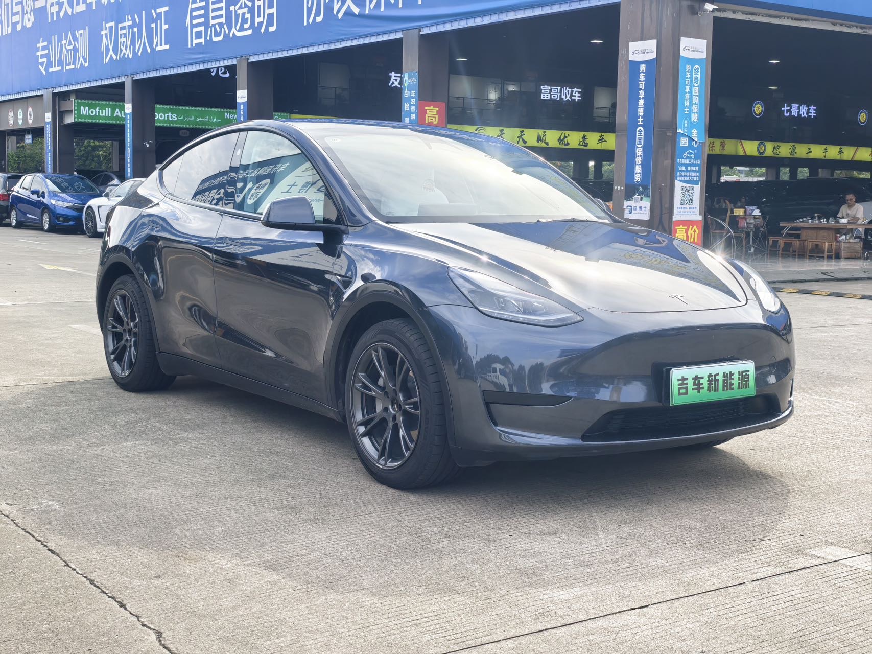 Tesla Model Y 2024 #3 Tesla Model Y 2024 car image #3