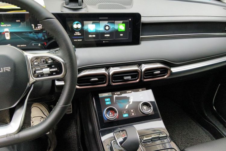 Jetour X70 PLUS 2022 #15 Jetour X70 PLUS 2022 car image #15